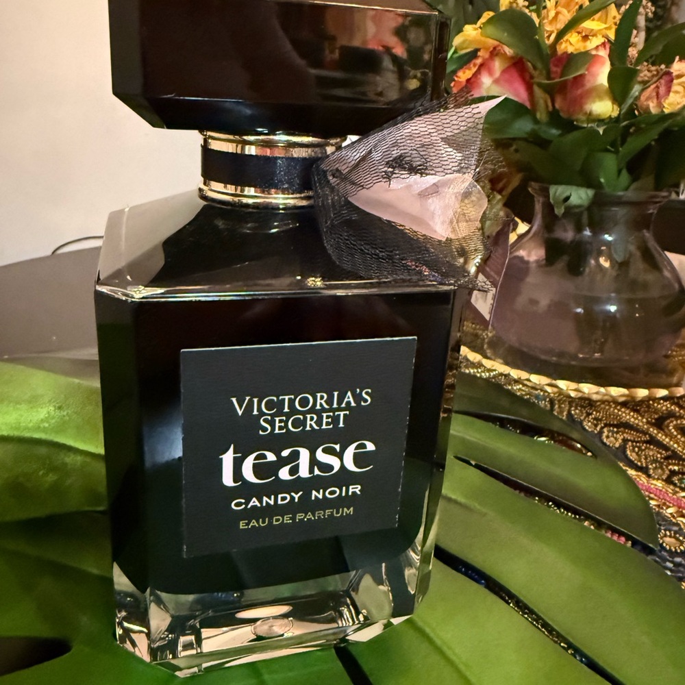 Large Victoria's Secret Tease Candy Noir Eau de Parfum Dispaly Deco